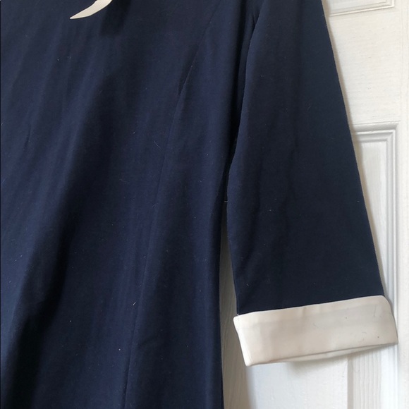 Chic Professional - Picture 3 of 5